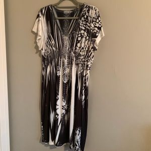 Adorable empire waist dress black and white XL